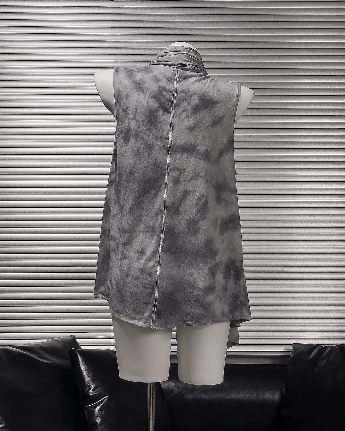 {Sementic Design} Tie-Dye Draped Vest    상품이미지2
