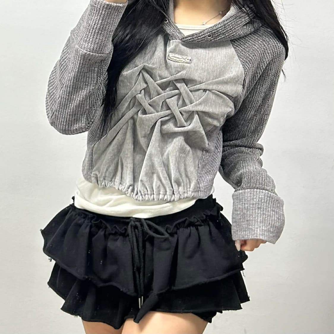 앤더슨벨 벨벳 링클 타이트 크롭 후드티(L) 상품이미지4