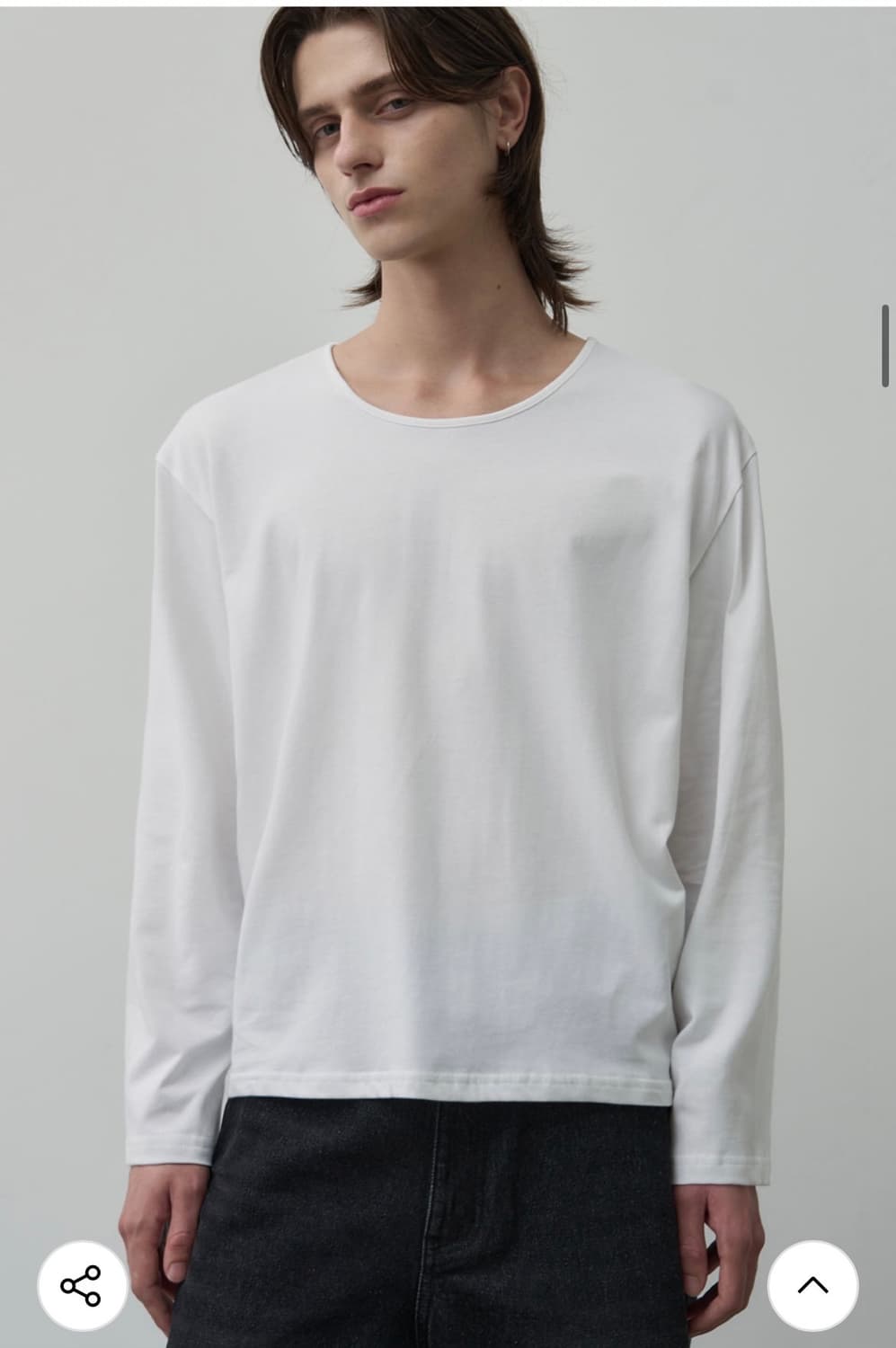 (새상품)(L) 알리스 플루이드 U넥 크롭 롱 슬리브 티셔츠 WHITE 상품이미지1