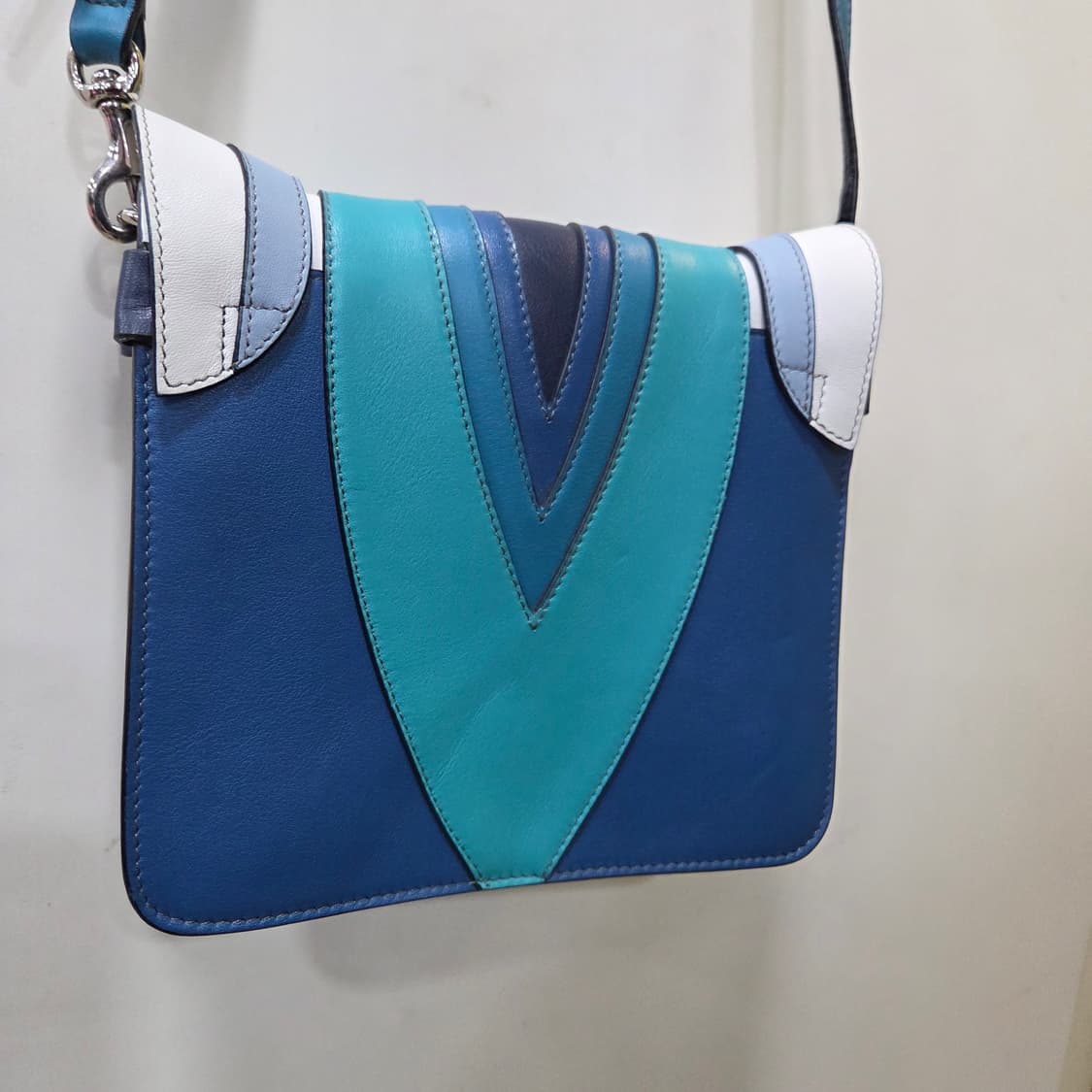 엘레나 기셀리니 크로스백 상품이미지4