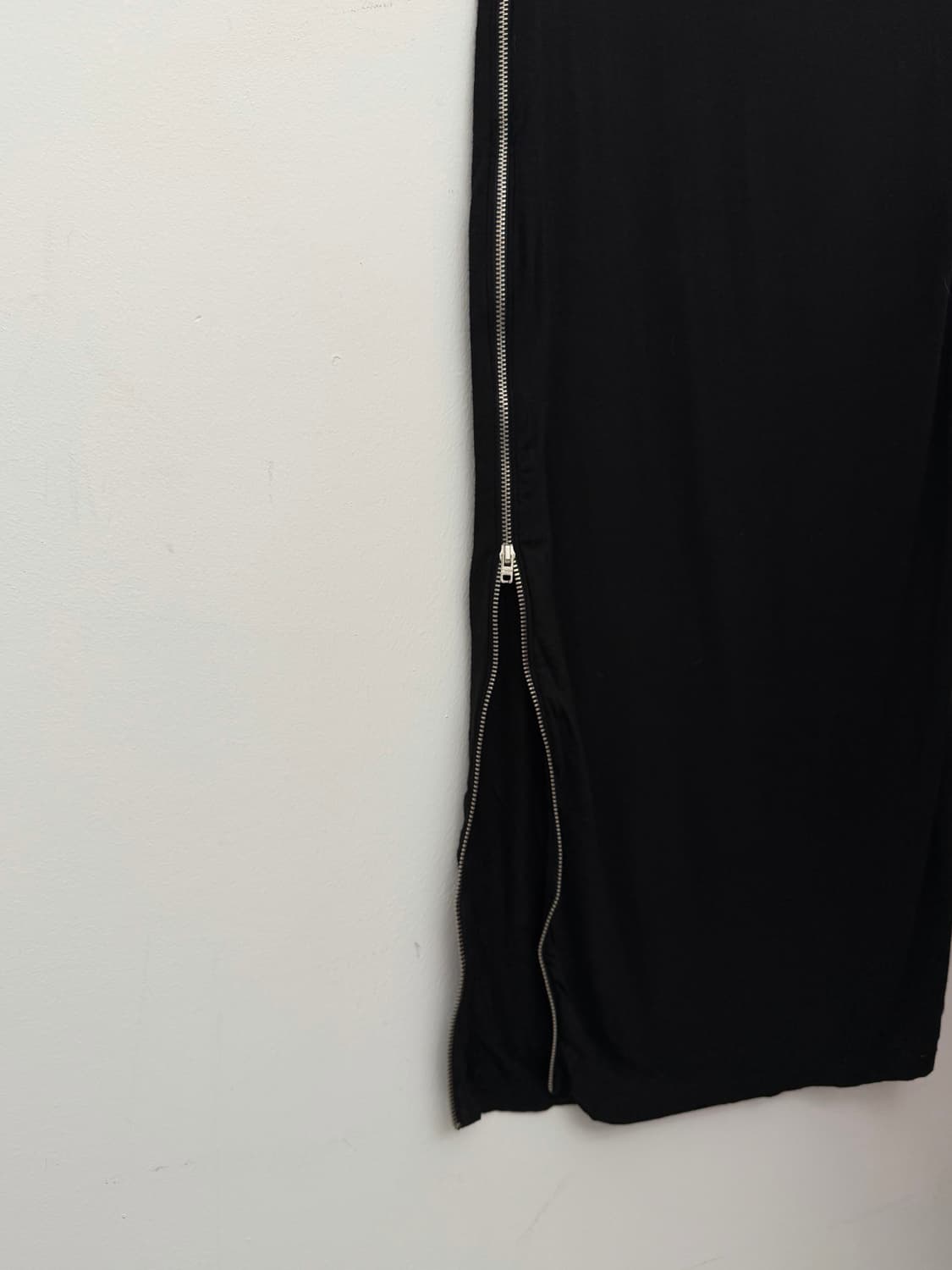 사이드 지퍼 디테일 블랙 롱 스커트 상품이미지8