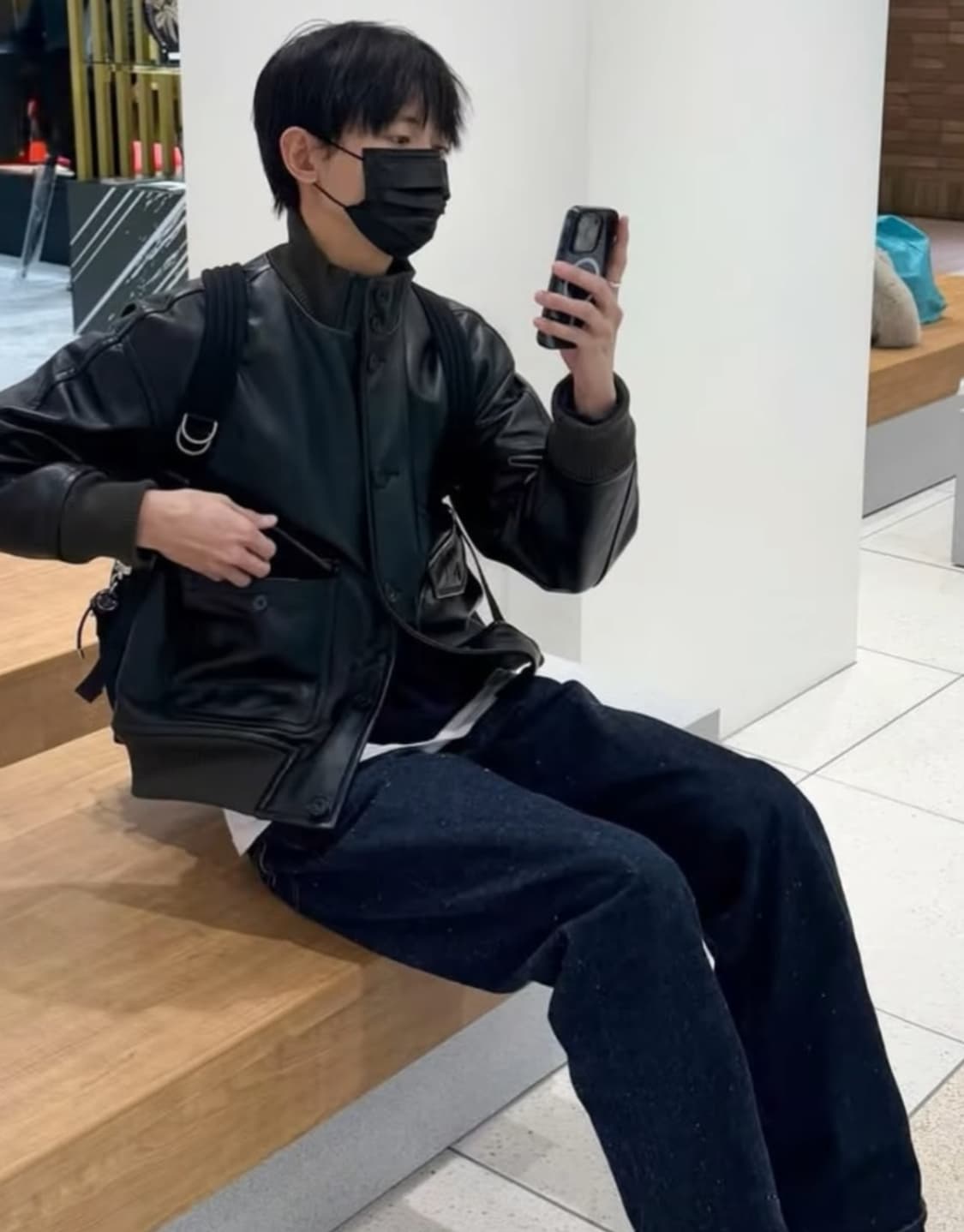 애프터프레이 A-1 레더 블루종 블랙, 주우재 착용 상품이미지1