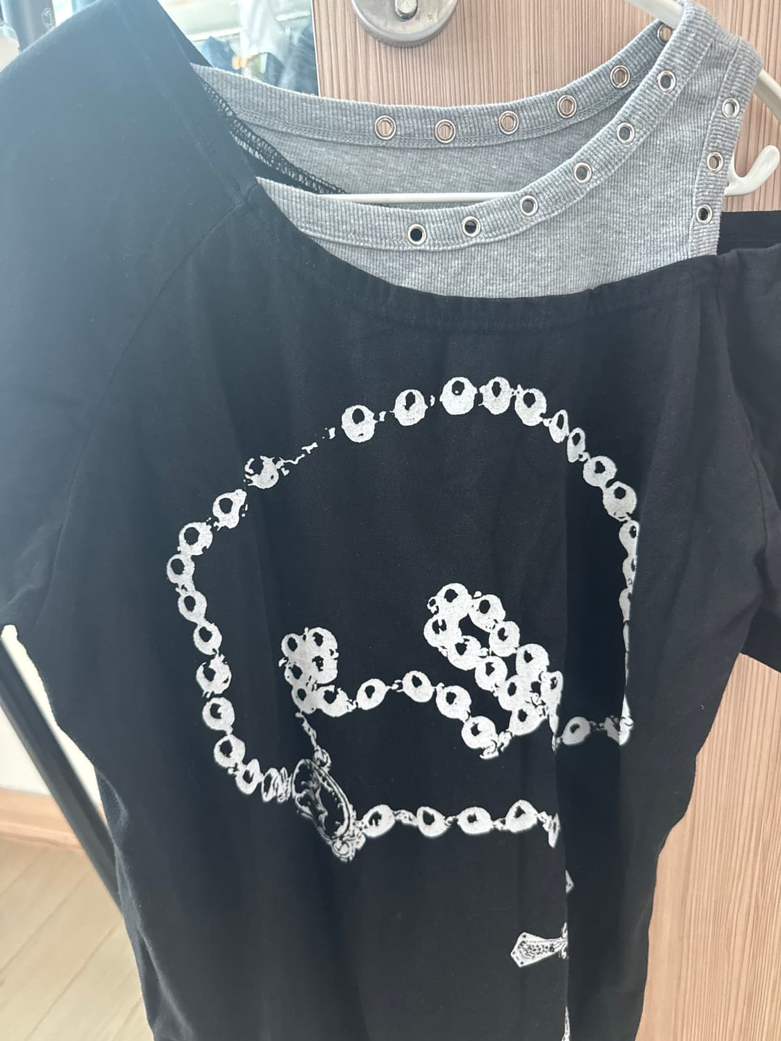 팬시클럽 로저리 노이어티 오프숄더 상품이미지2