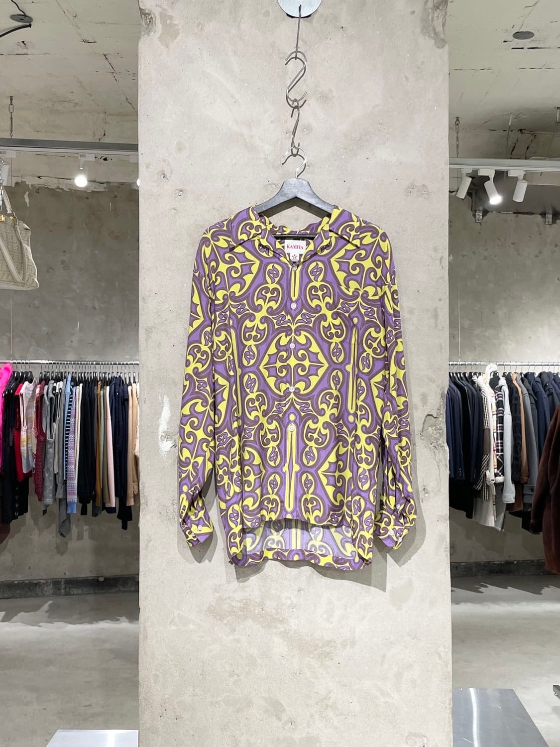 카미야 퍼플 옐로우 싱글 포켓 모노그램 레이온 셔츠 상품이미지1