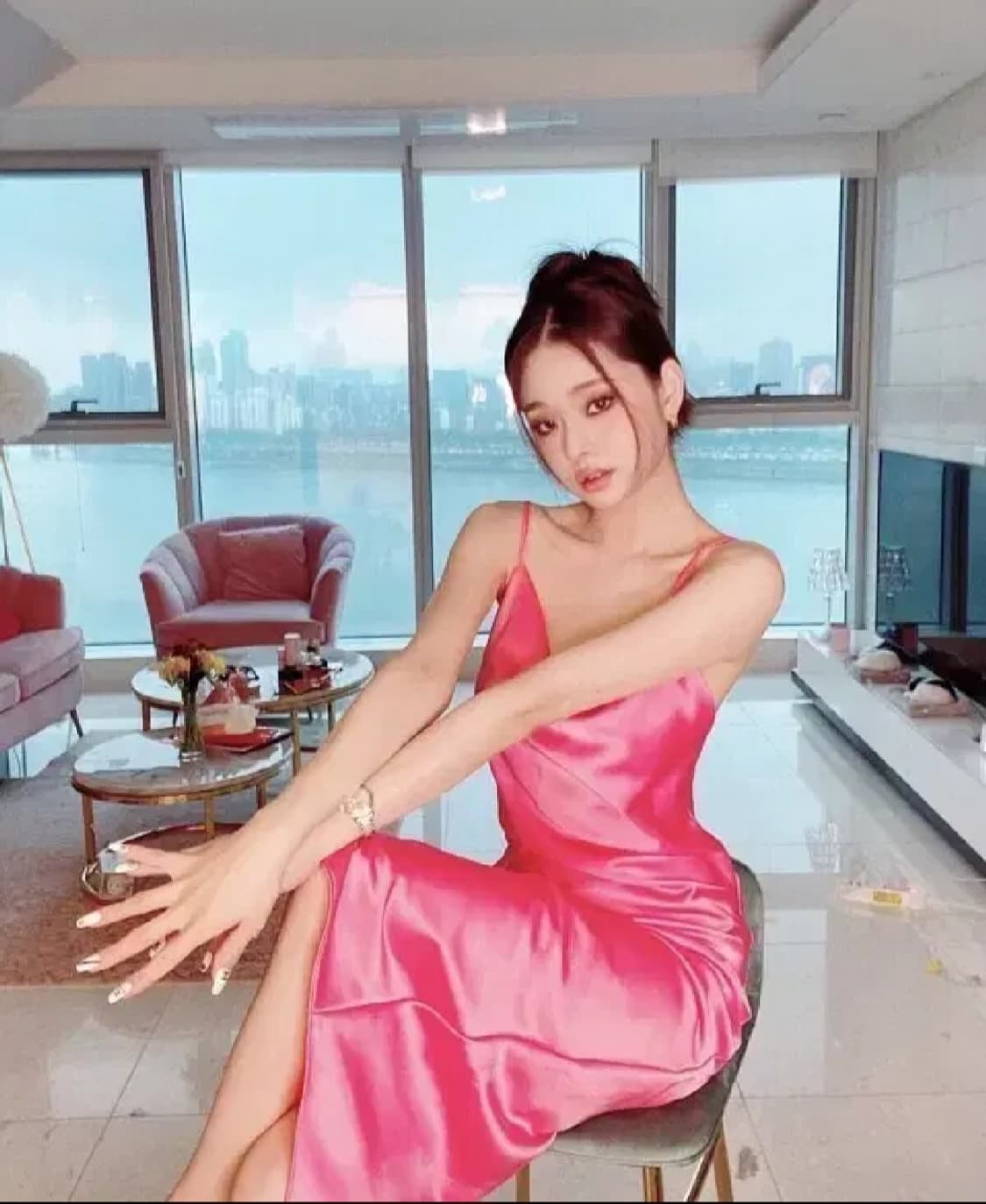 프리지아 새틴실크레이어드끈나시롱원피스 송지아원피스오피스룩슬립원피스실키튤립 상품이미지1