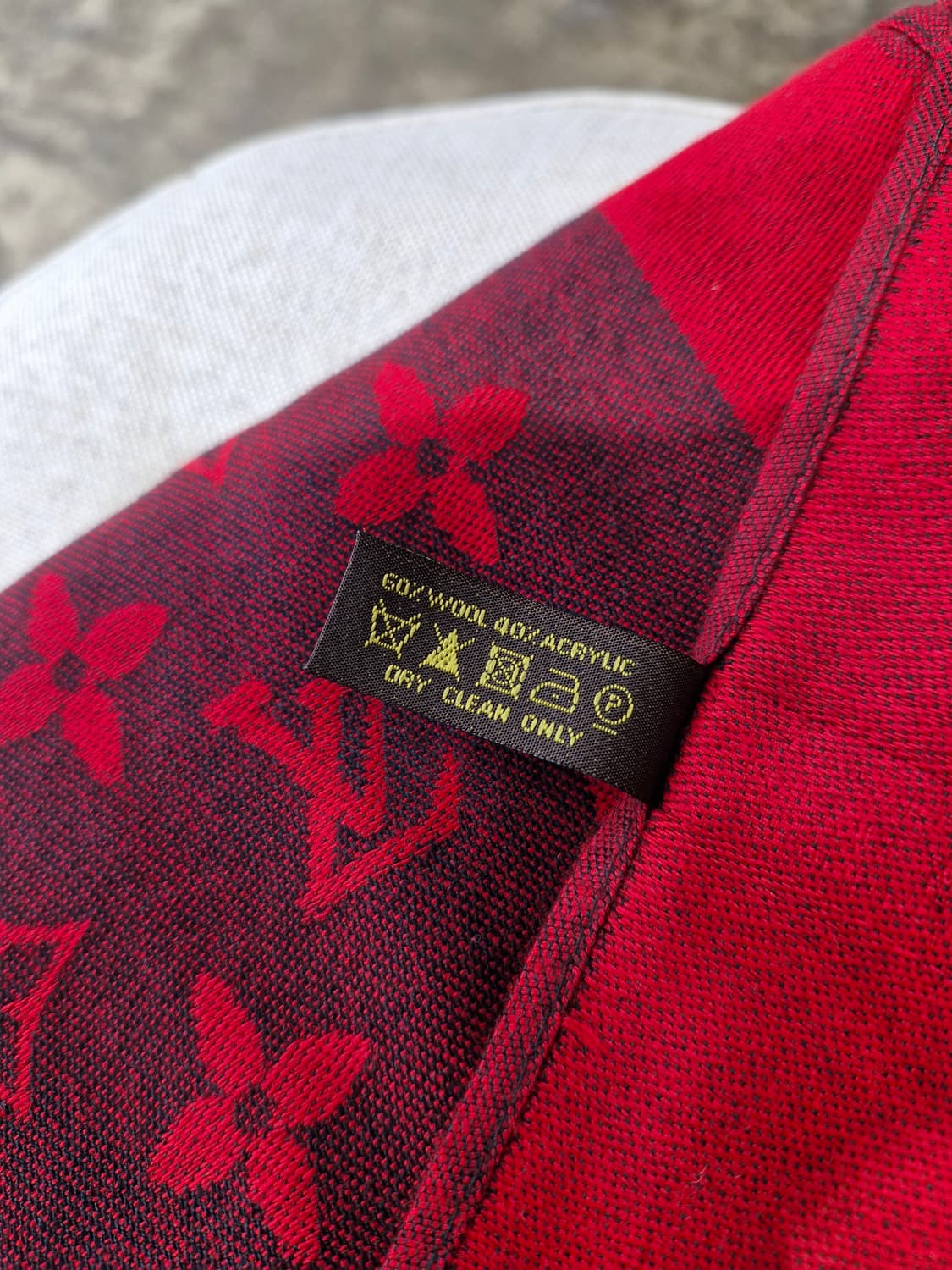 LOUIS VUITTON 루이비통 모노그램 레드&블랙 스카프 상품이미지5