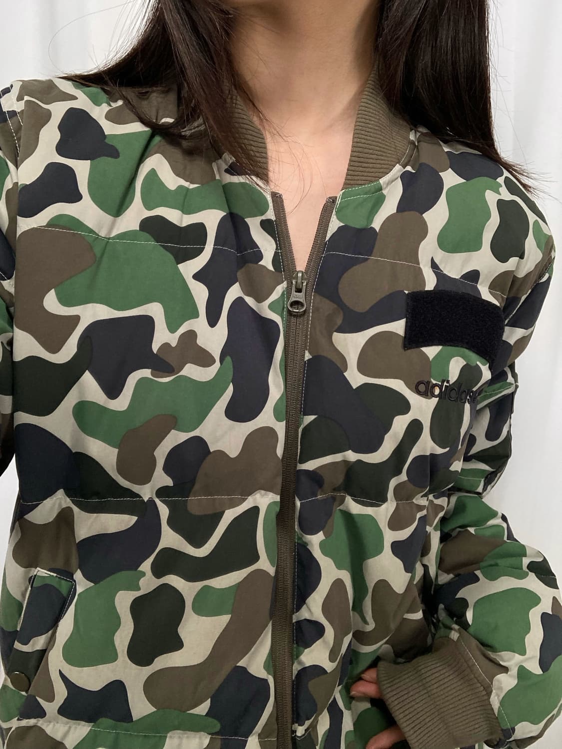 아디다스 카모 다운 자켓 상품이미지1