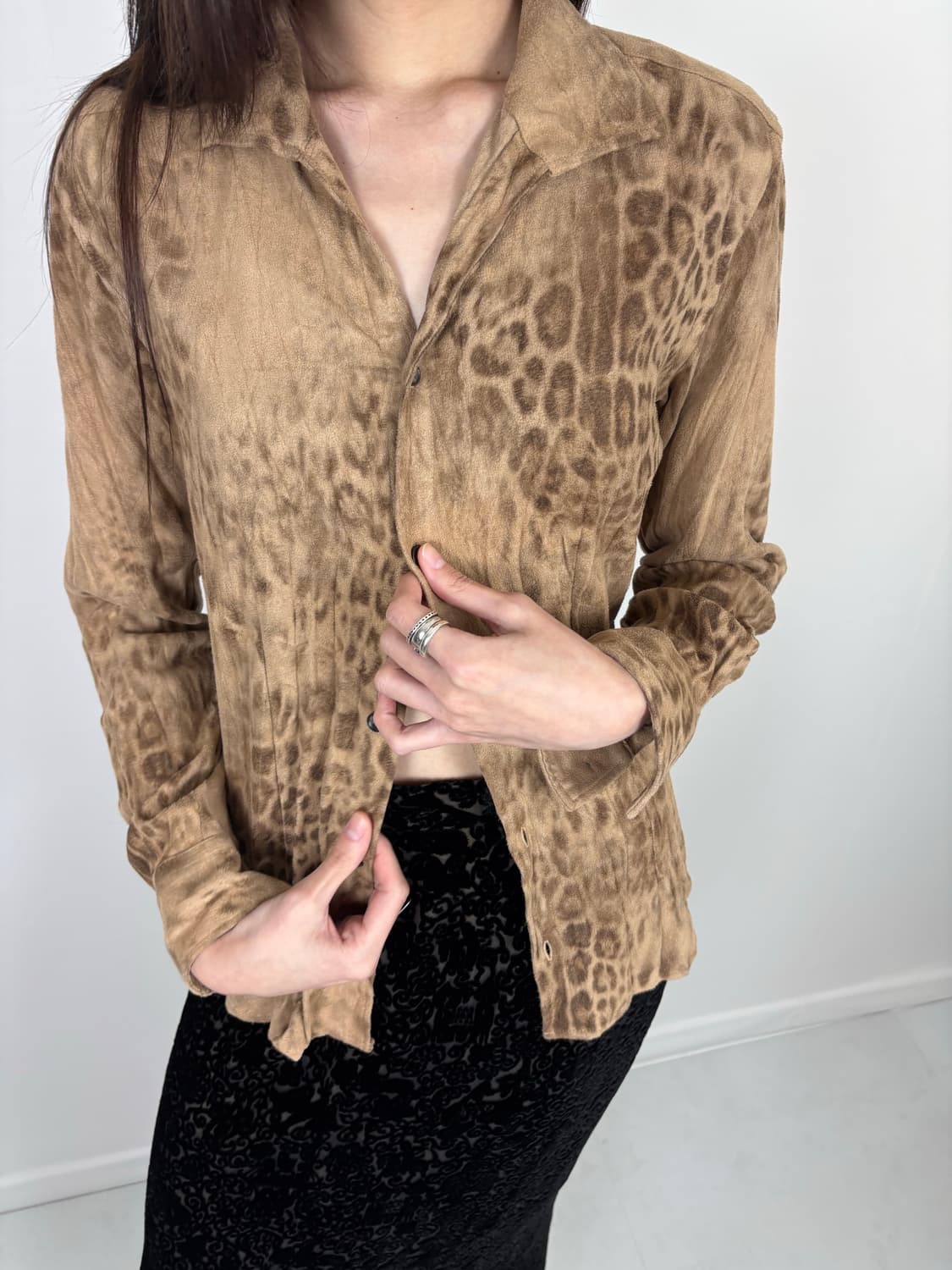 LEOPARD WRINKLED SUEDE SHIRT 상품이미지6