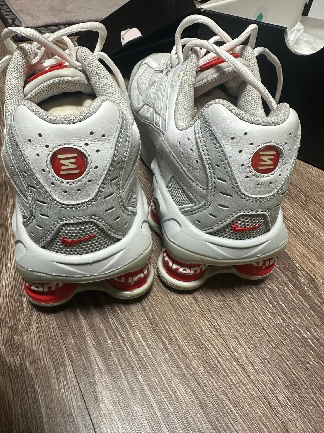 나이키 x 슈프림 샥스 라이드 2 SP 화이트 상품이미지4