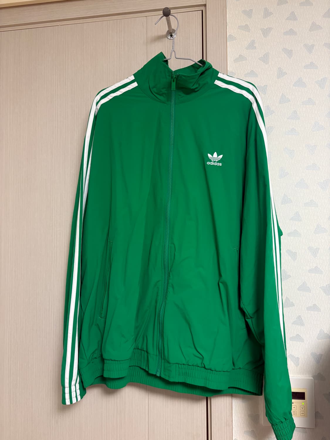 아디다스 트랙 바람막이 상품이미지1