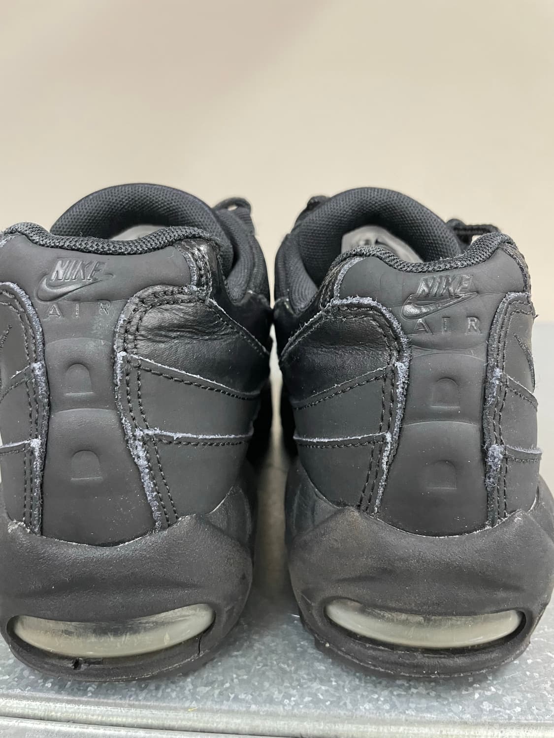 나이키 에어맥스 95 트리플 블랙 240 상품이미지9