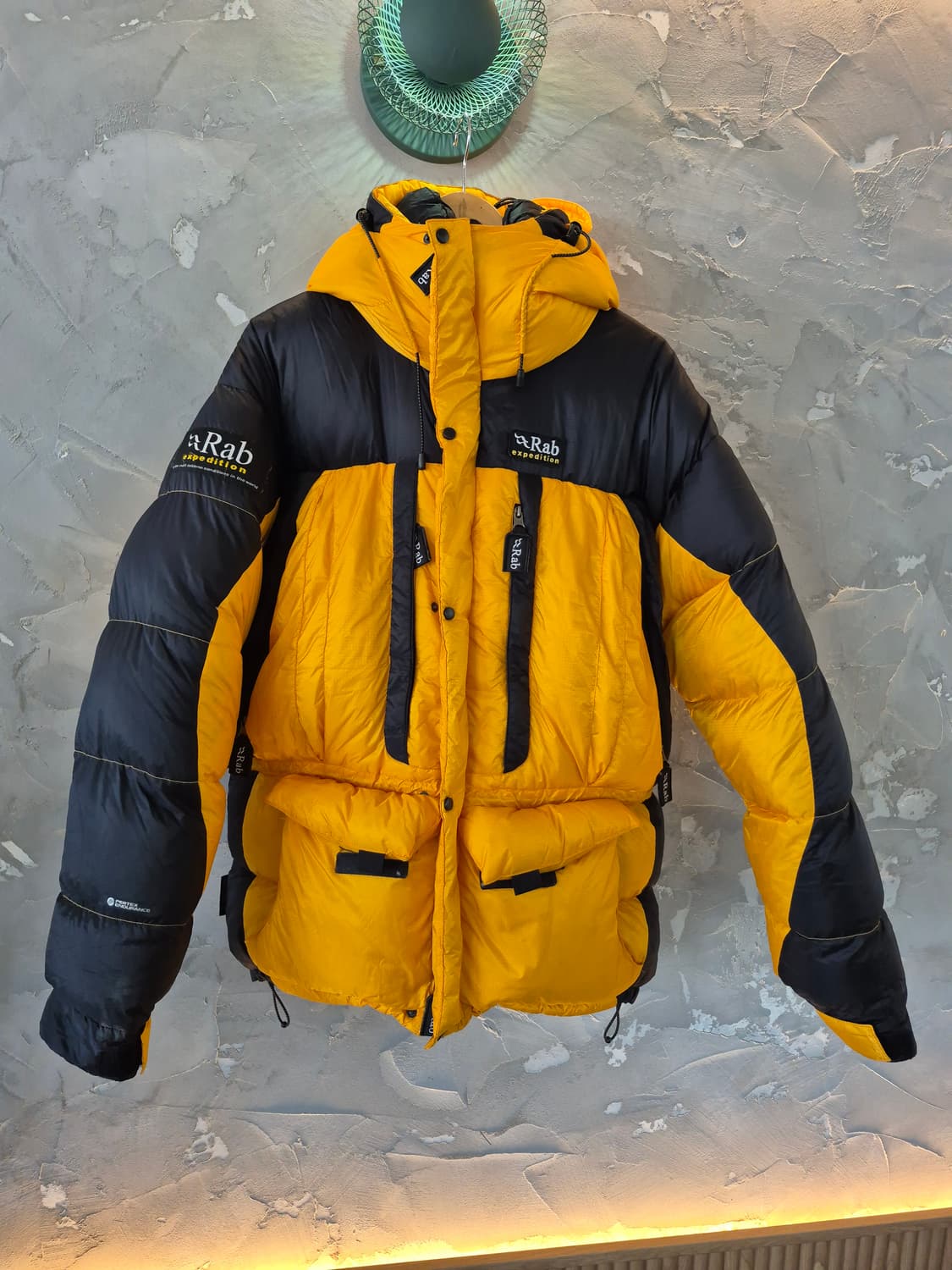 Rab 랩 익스페디션 패딩입니다. S사이즈(실측 100-105) 상품이미지1