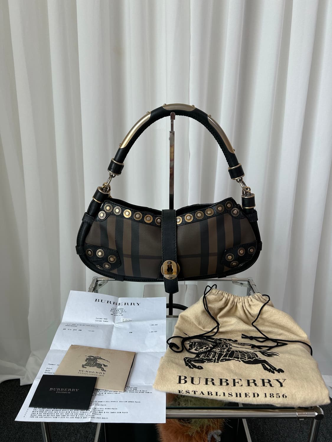 버버리 프로섬 스모크 체크 스터드 숄더백 상품이미지2
