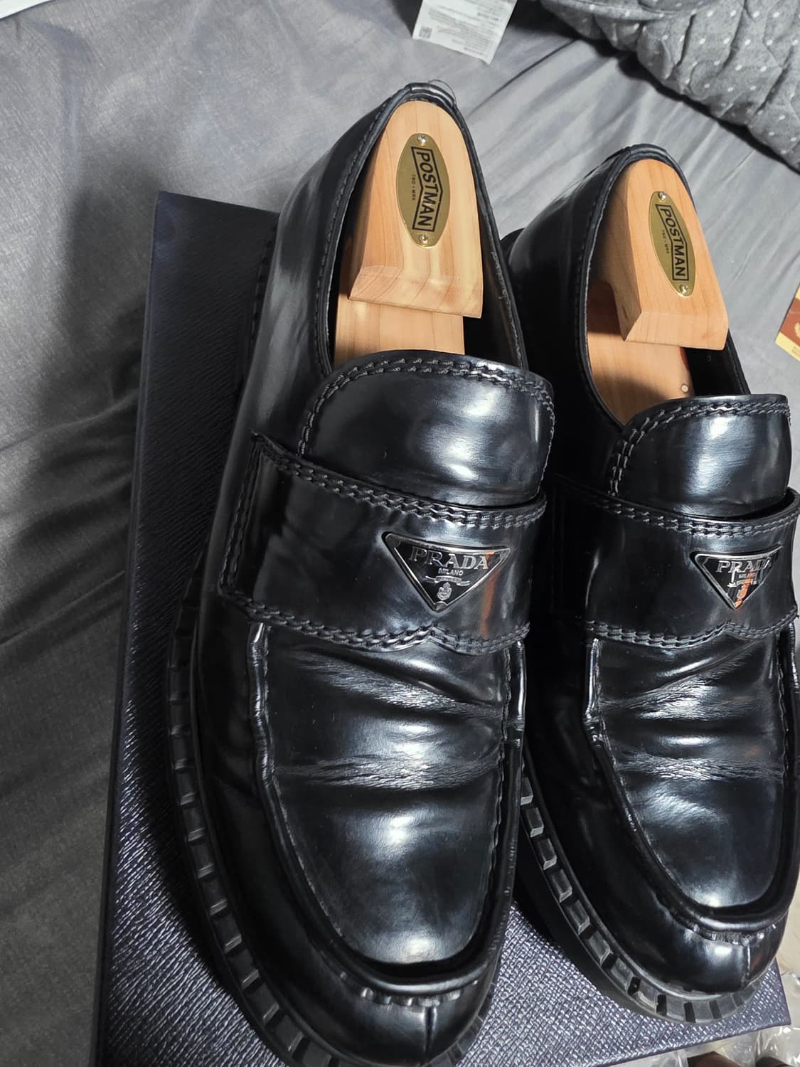 프라다 초콜릿 브러시드 가죽로퍼 상품이미지2