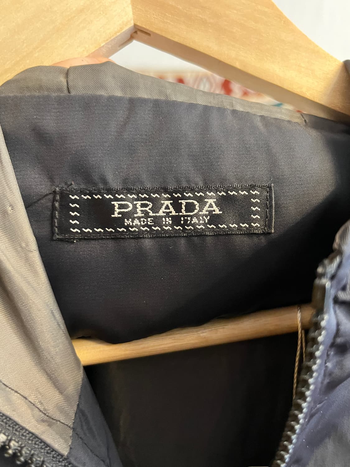 00s 프라다 밀라노 로고 후디드 자켓 상품이미지3