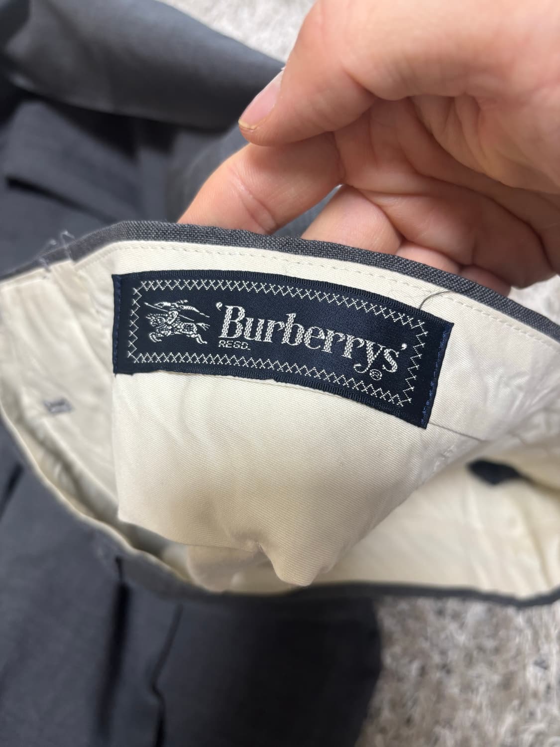 일본판 버버리 슬랙스 사이즈 32 상품이미지3