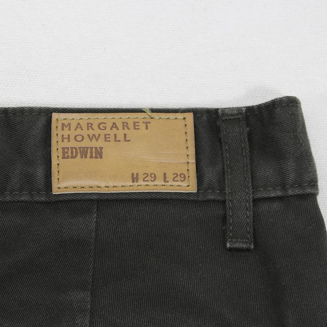 (착용컷) MARGARET HOWELL x EDWIN 치노 팬츠 (31) 상품이미지9