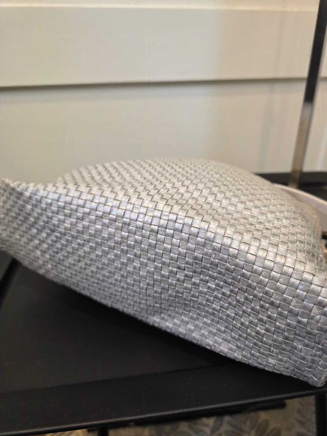 헨리베글린 양가죽 위빙 실버 크로스백 상품이미지7