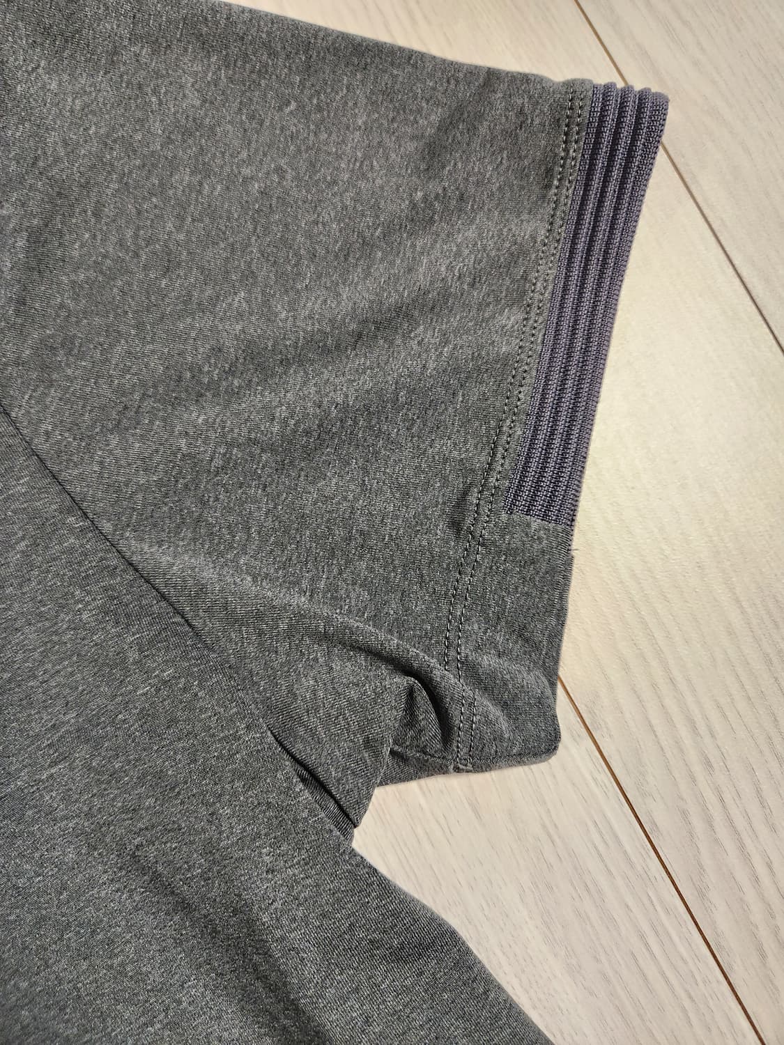 새상품급)아디다스 골프 카라 폴로티 사이즈L

오염 하자없이 깨끗해요^^ 상품이미지4