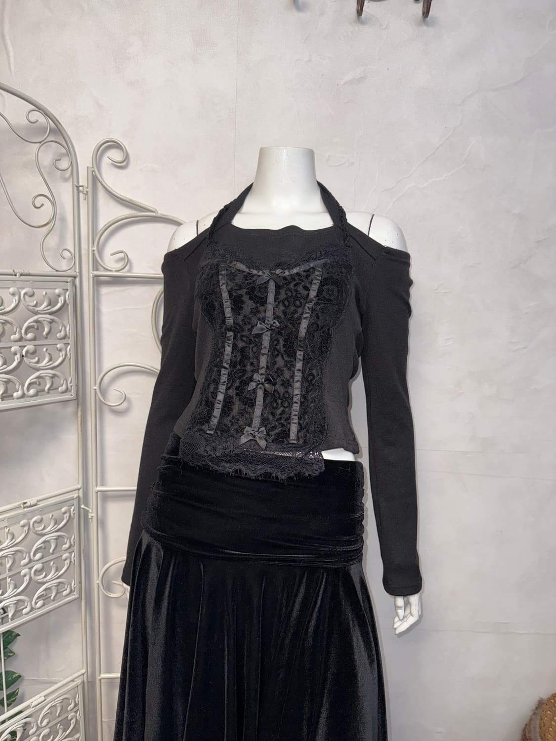 Black oriental floral lace halter knit 상품이미지1