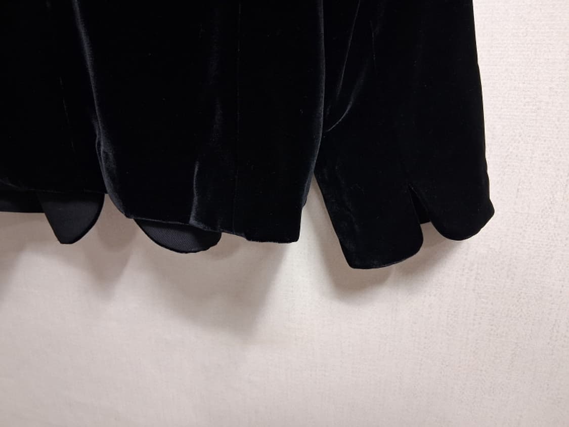 일본빈티지 FROHLICH 검정 벨벳숏쟈켓 레이욘벨벳 여성 77
원산지  상품이미지7