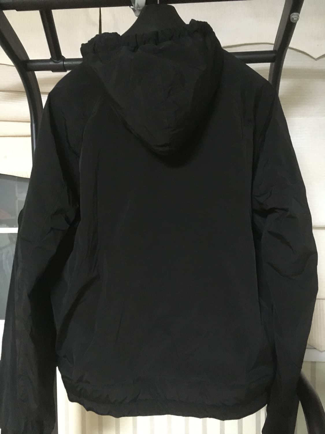 CP컴퍼니 나일론 후드 자켓 블랙 판매합니다  상품이미지2