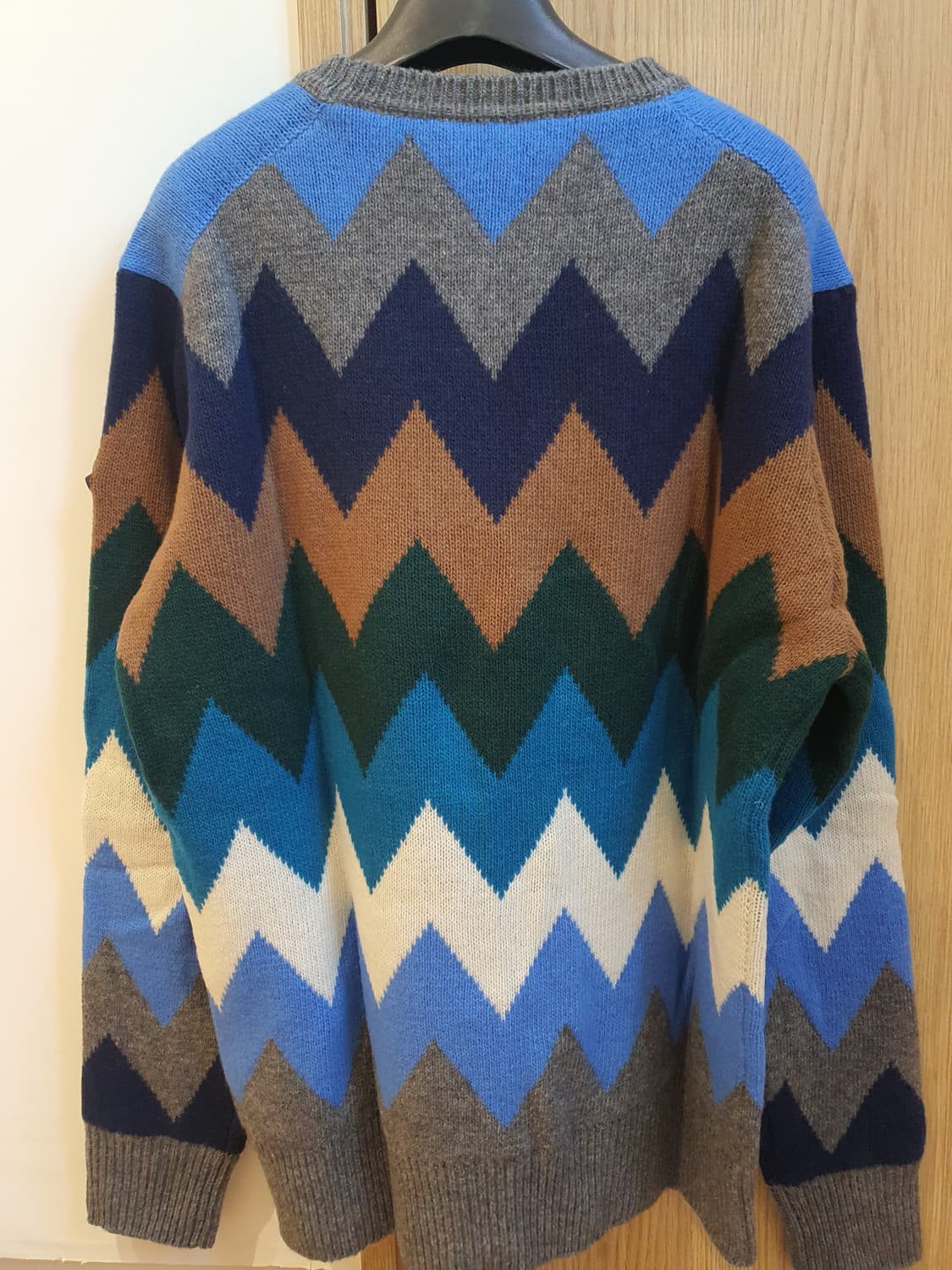 몽클레어 남성 100%울 니트 판매합니다! 상품이미지3