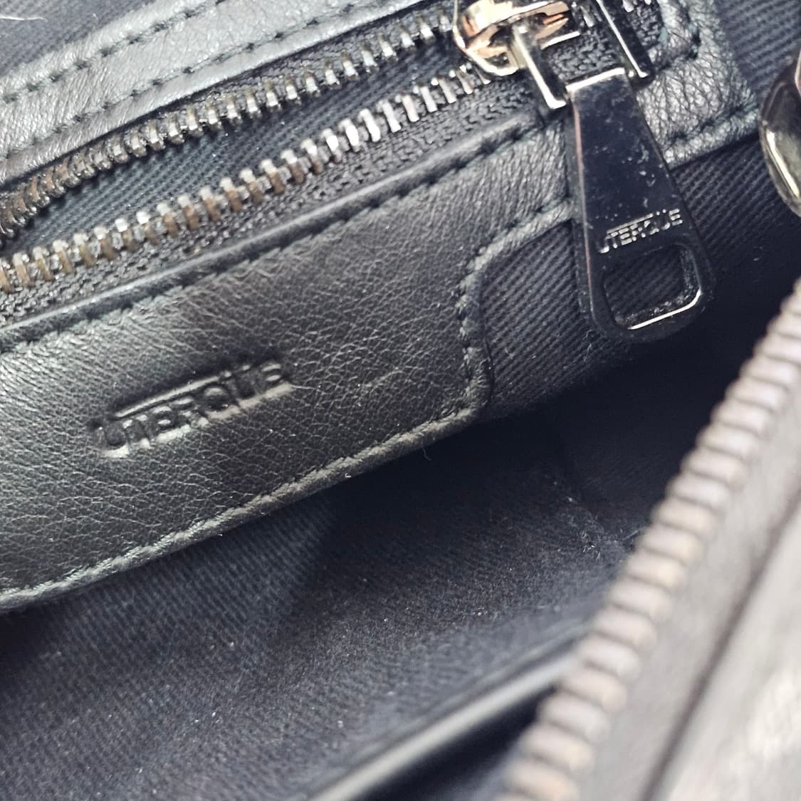 Uterque 스터드 악마 날개 크로스백 상품이미지9