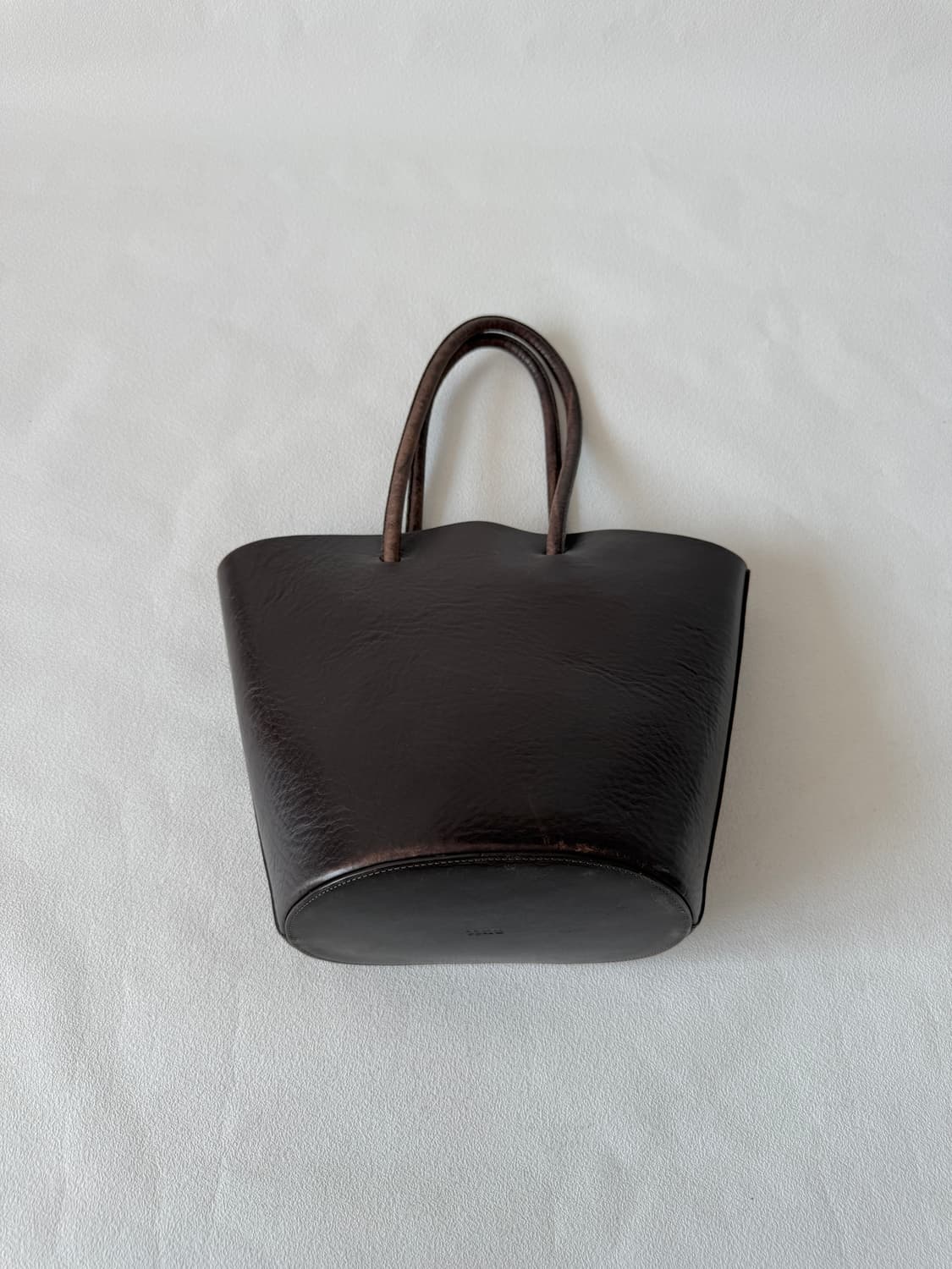 어트(autt) 레더 토트백 상품이미지4