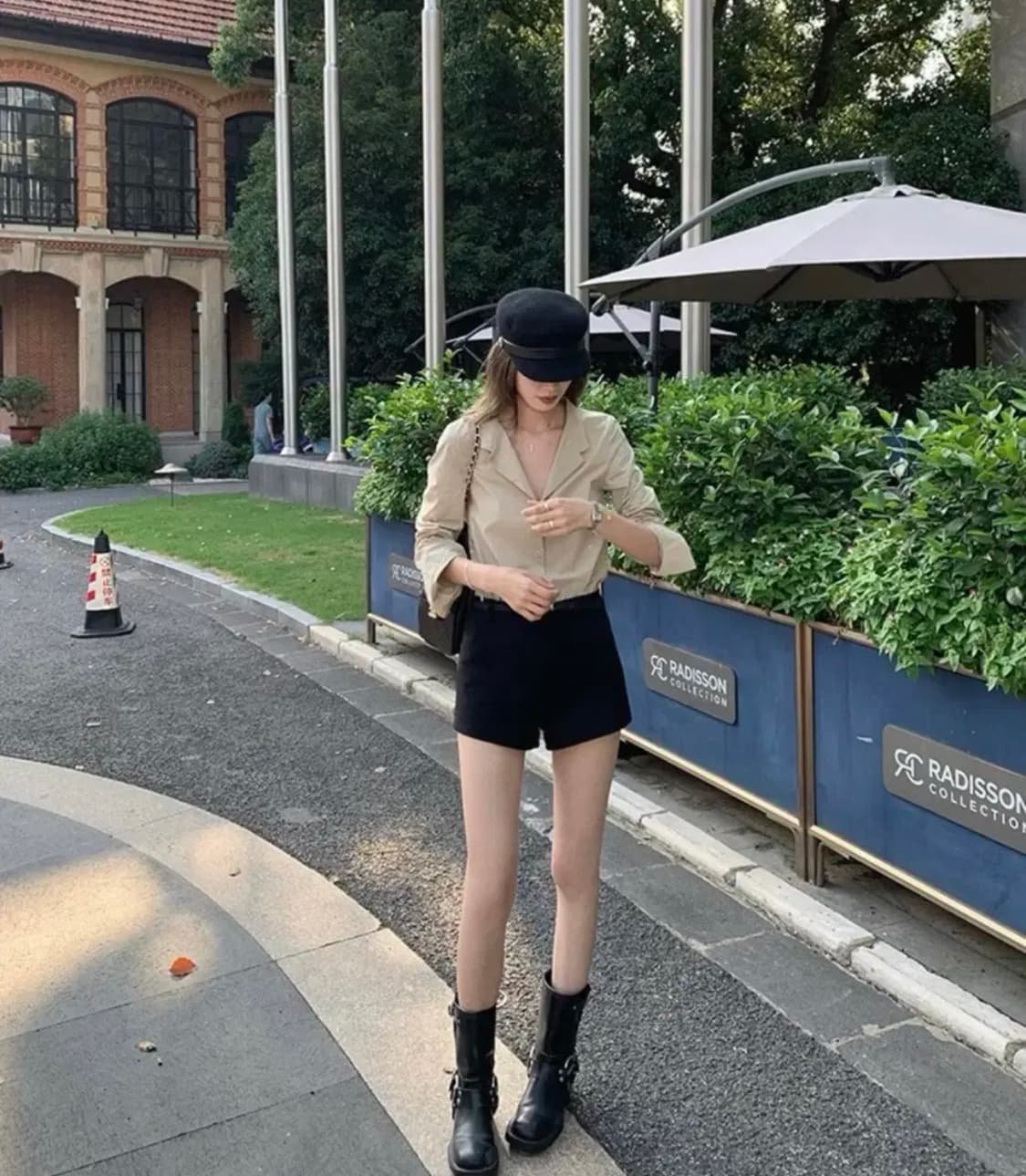 Xzichic 미드라이즈 클래식 스판 블랙 반바지 상품이미지3