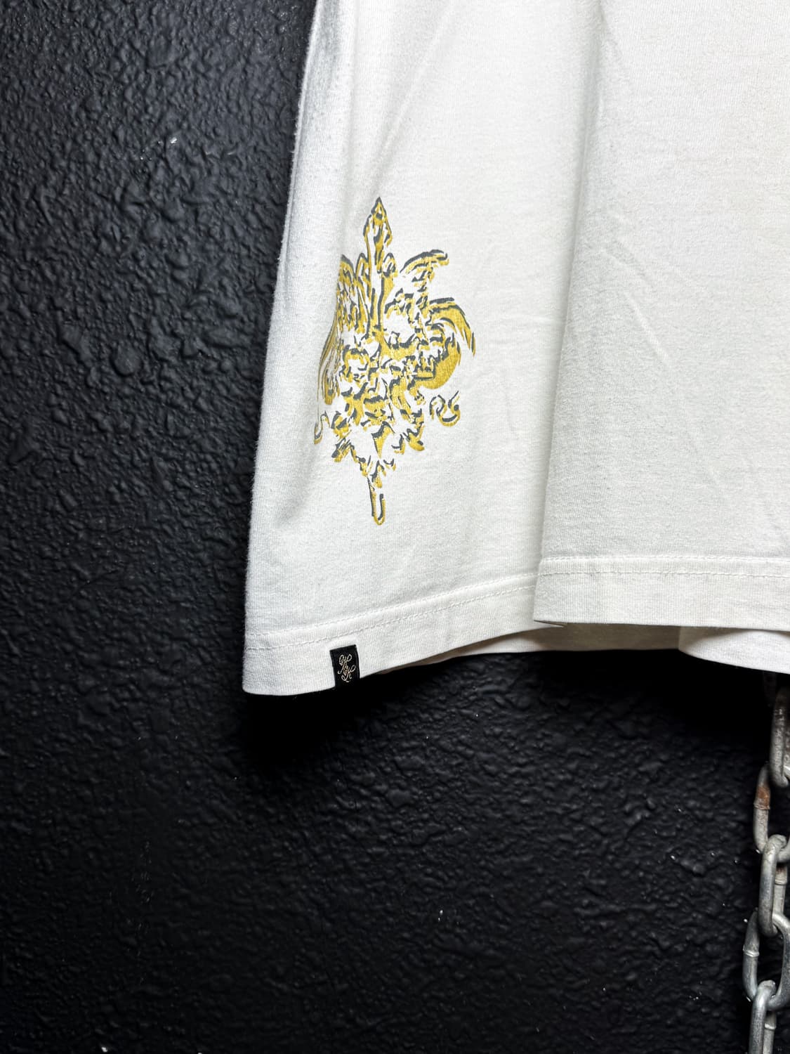 Karl Kani – Gothic Crest Print T-shirt   상품이미지4