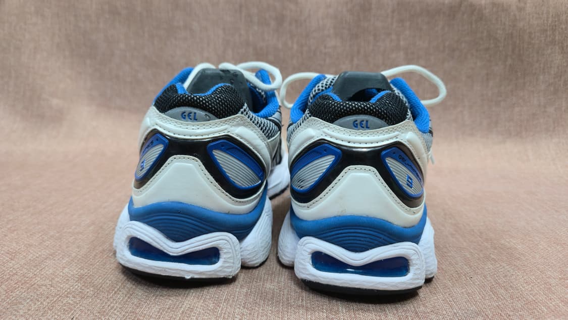 아식스 270mm- 젤-님버스 9 화이트 레이크 드라이브 상품이미지5