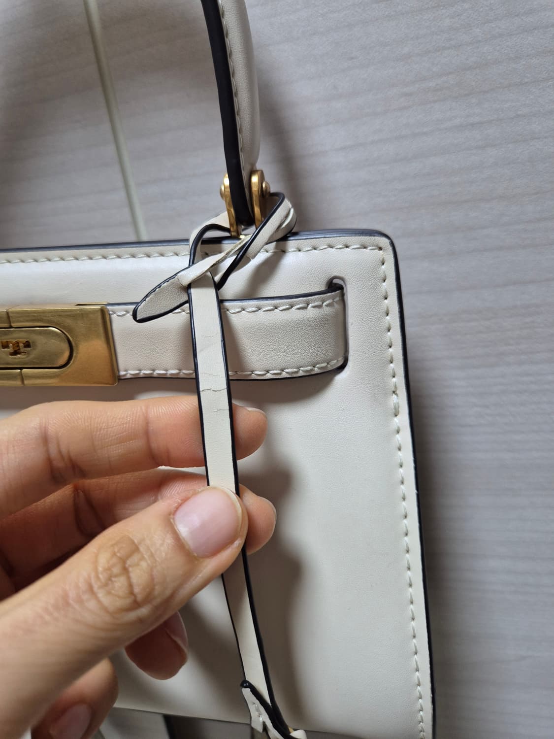 토리버치 리 라지윌 쁘띠백 미니크로스가방 상품이미지10