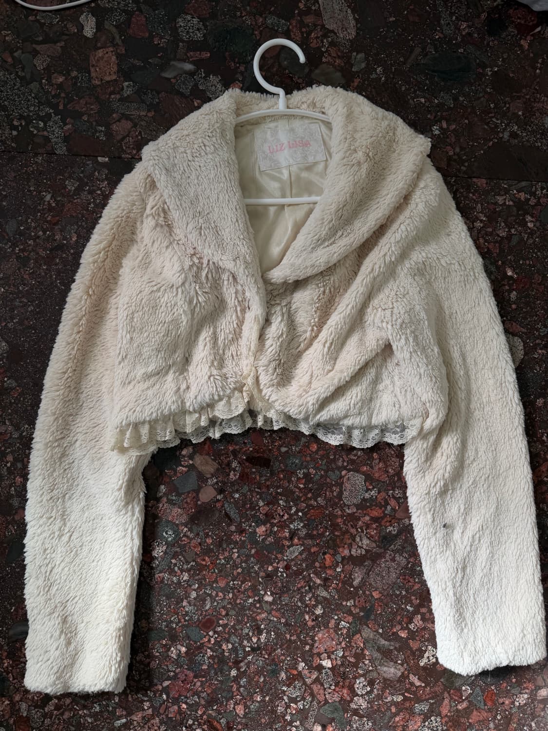 LIZ LISA 모리걸 아이보리 크롭 퍼 자켓 상품이미지1