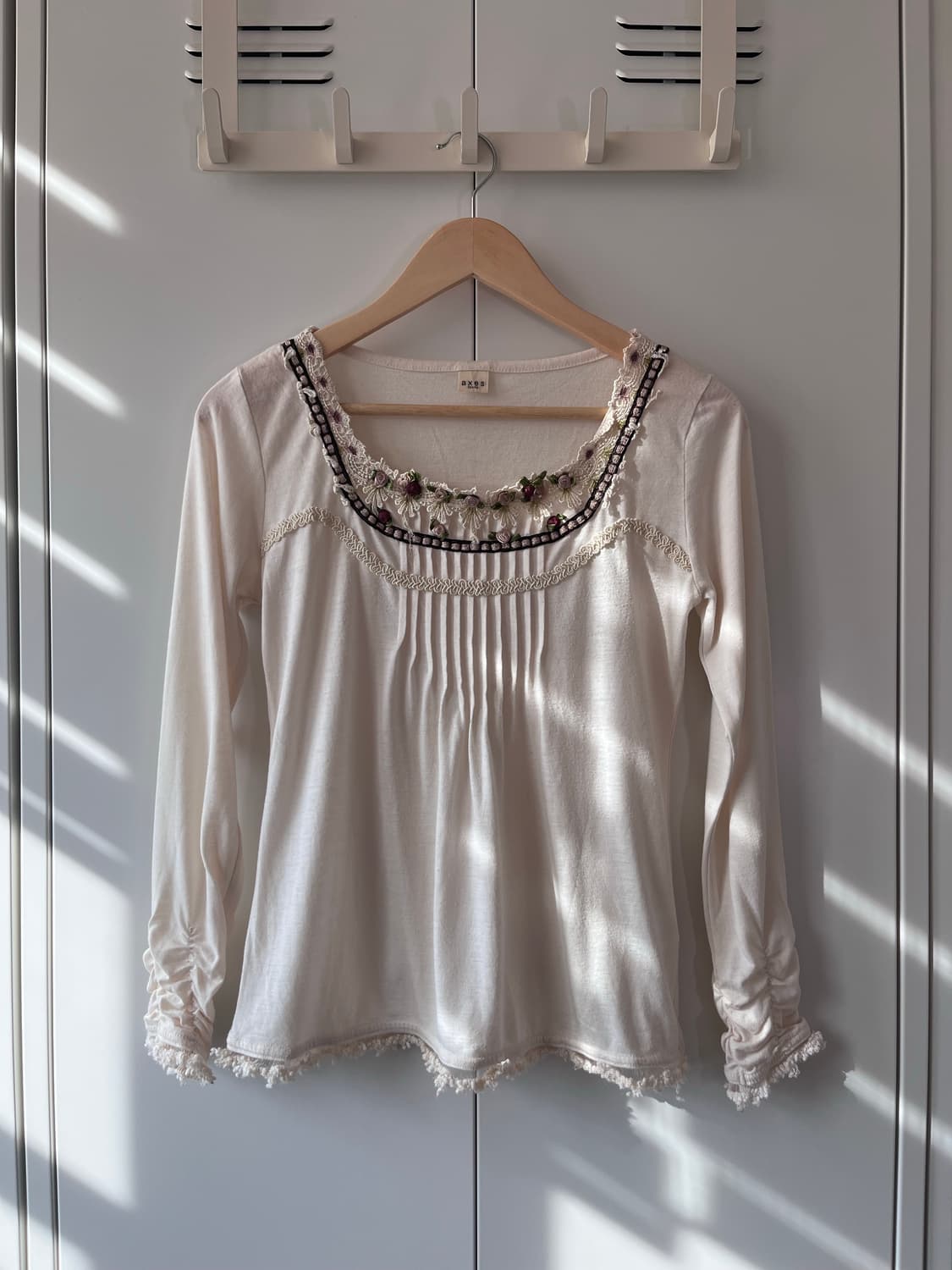 Axes femme 장미꽃 레이스 셔링 롱 슬리브 상품이미지2