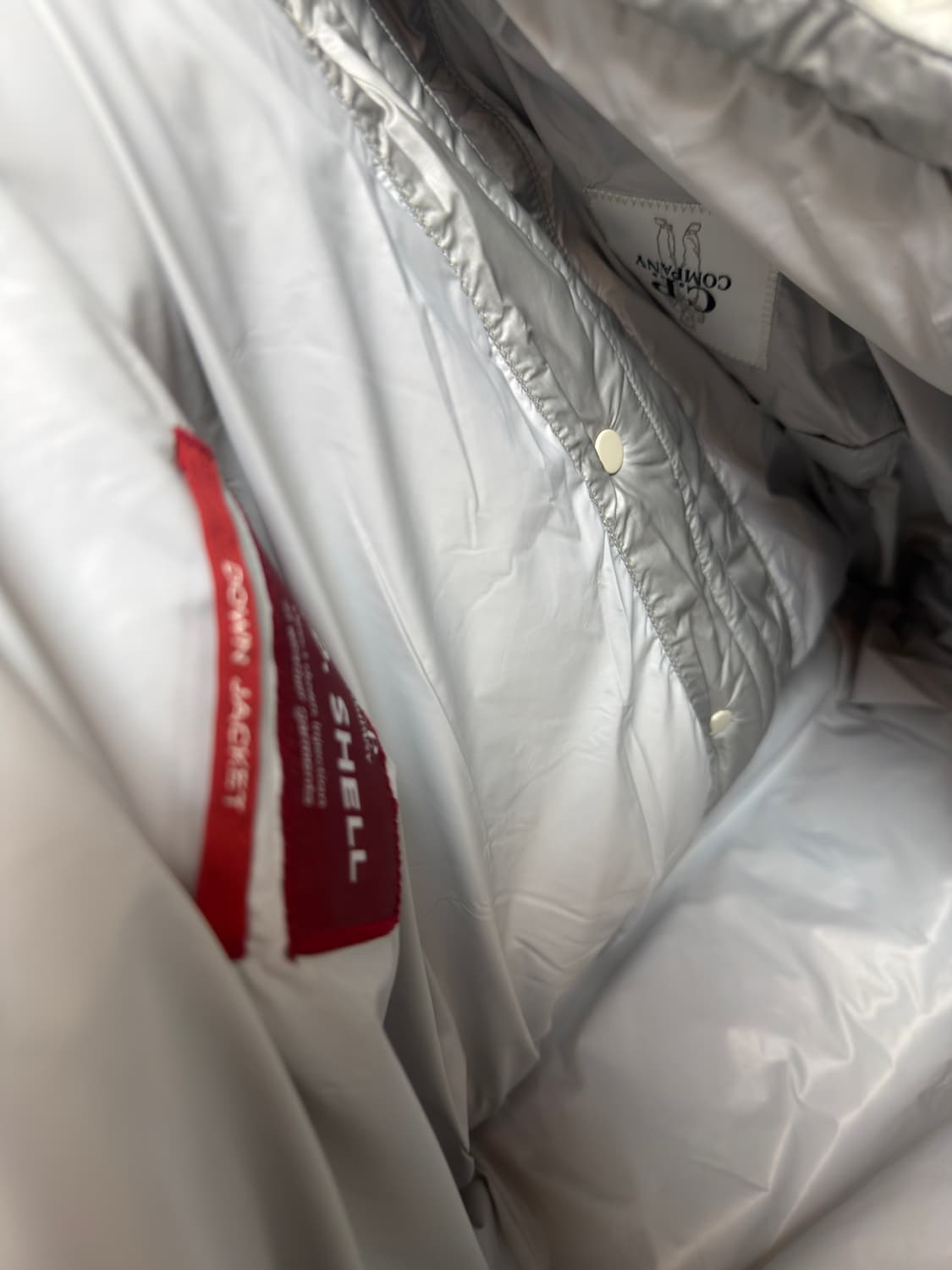 [백화점판, 새상품] CP컴퍼니 DD쉘 디디쉘 코리아익스클루시브 패딩 L 상품이미지3