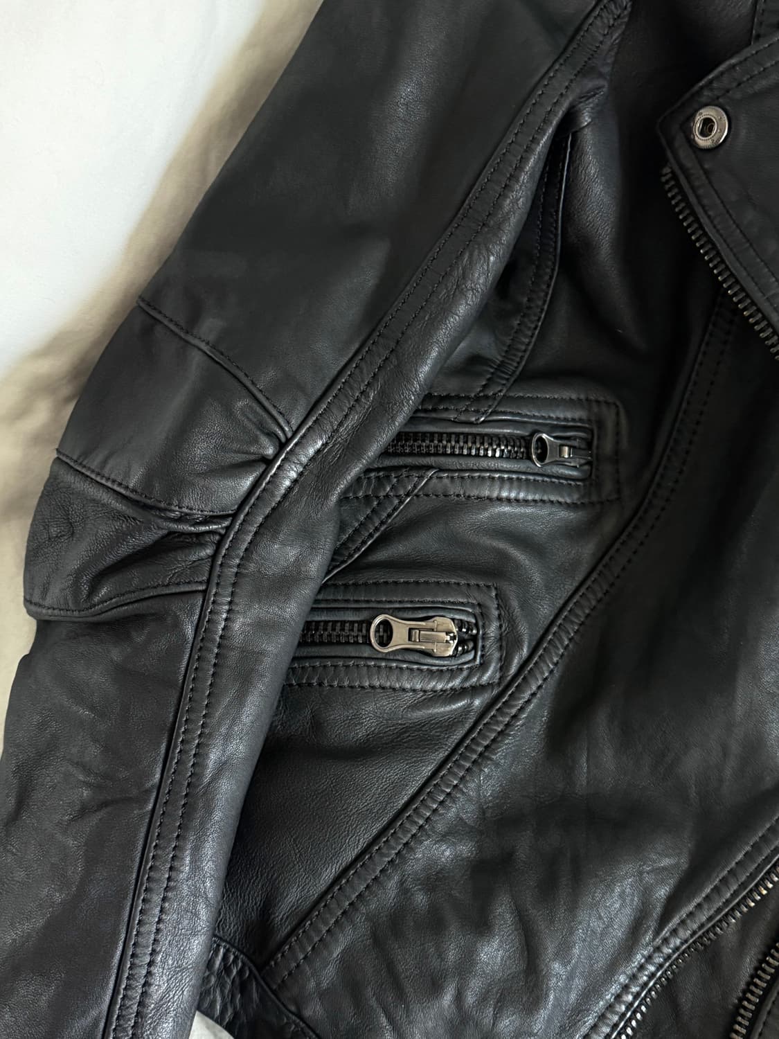자라 멀티포켓 양가죽 라이더 자켓 상품이미지3