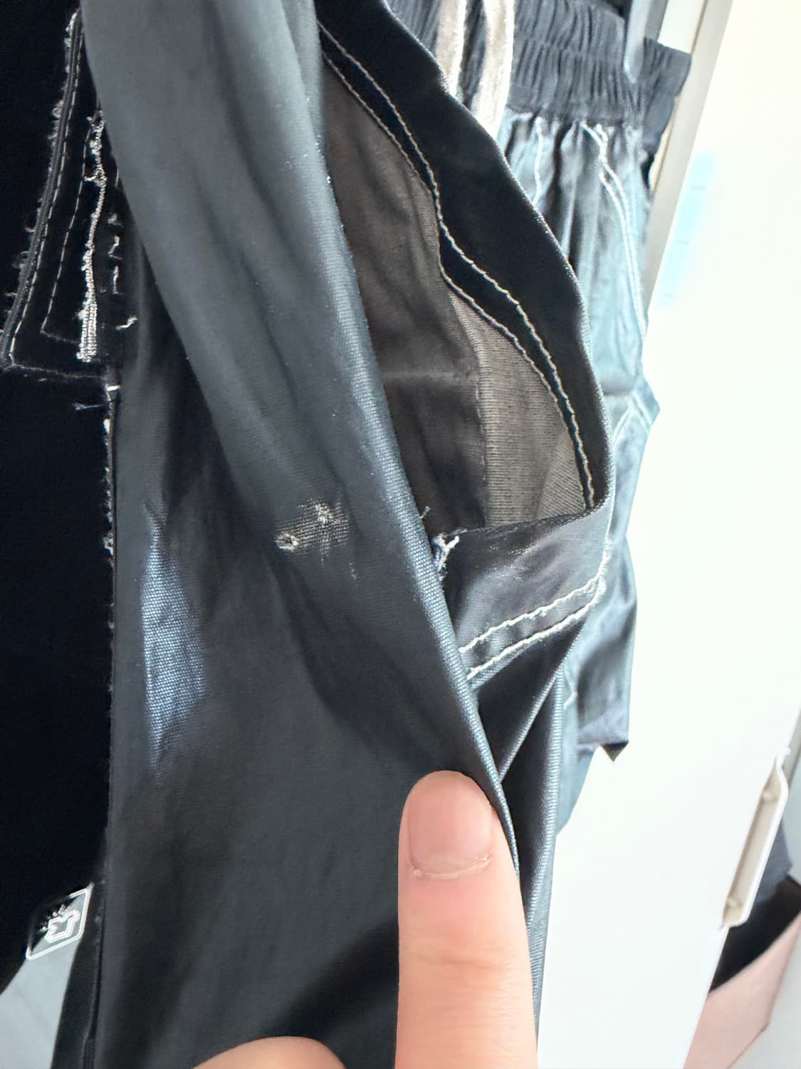 릭오웬스 다크쉐도우(Rick Owens DRKSHDW) 블랙 코팅 카고  상품이미지4
