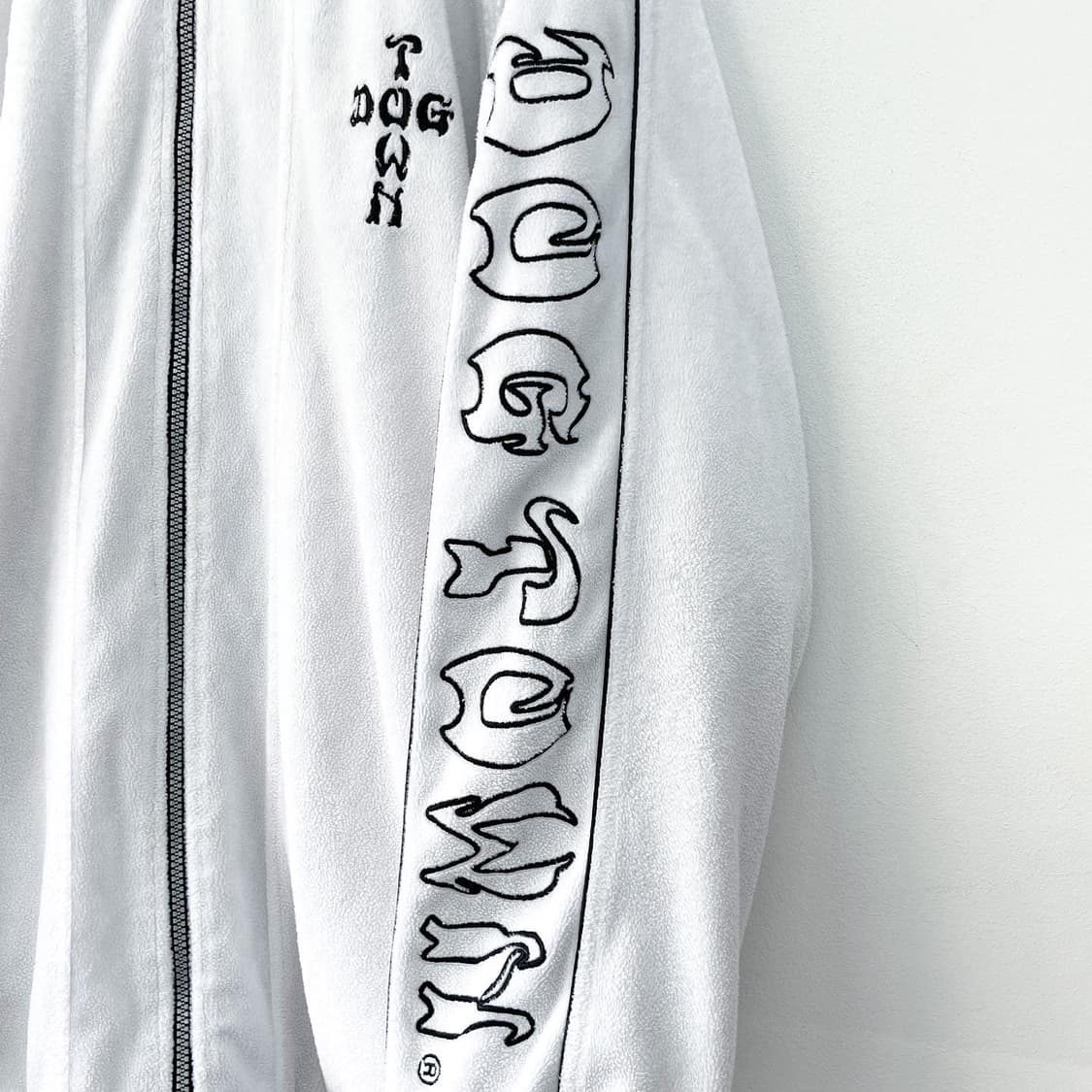 독 타운 90s 블랙 드래곤 화이트 벨루어 트랙 자켓 상품이미지7