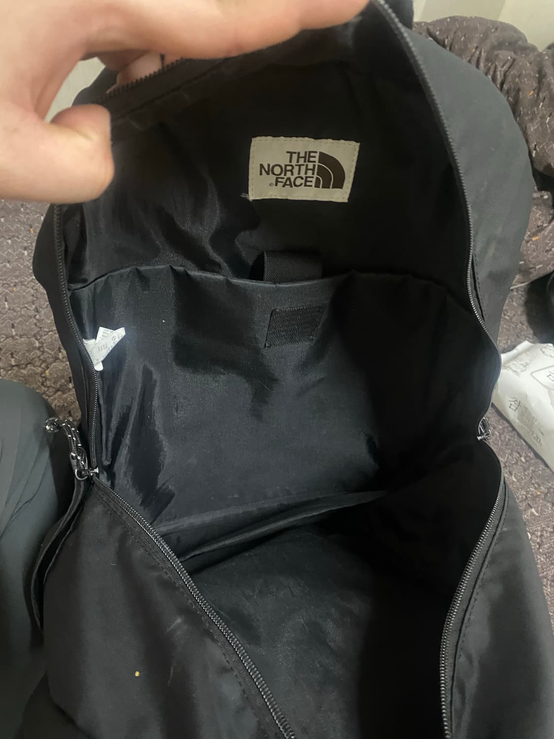 노스페이스 백팩 검정 상품이미지3