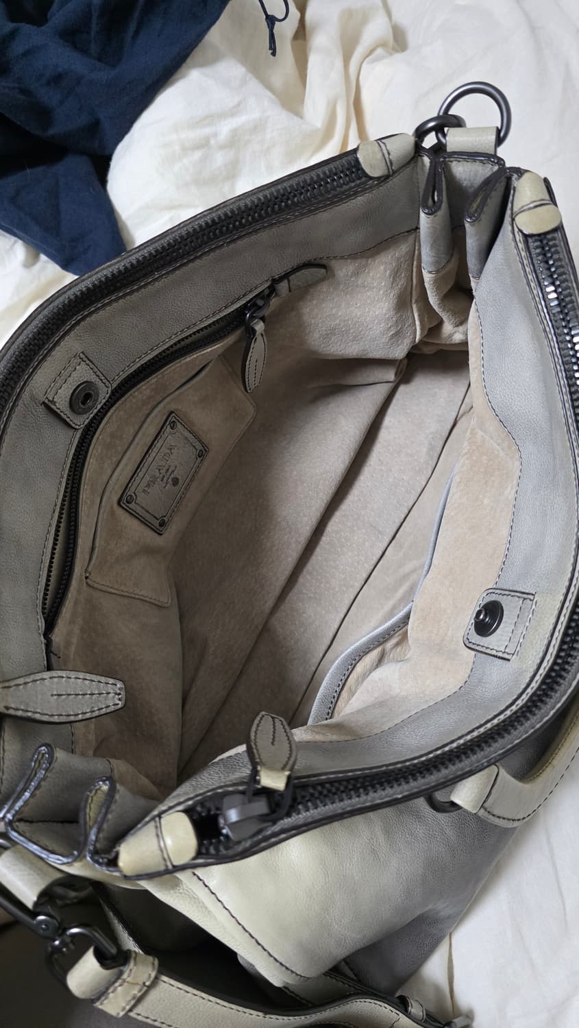 프라다 소프트 가죽 토트백 크로스백  상품이미지3