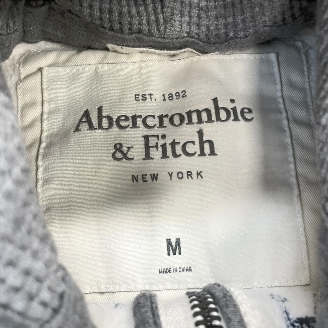아베크롬비 아치 로고 후드집업 화이트 상품이미지4