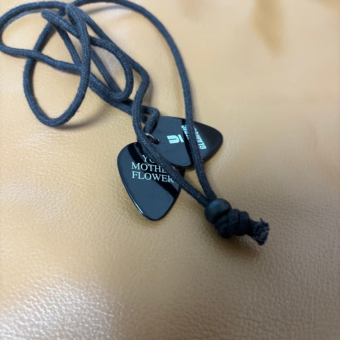 언더커버x히스테릭글레머 기타 피크 블랙 목걸이 (Black) 상품이미지5