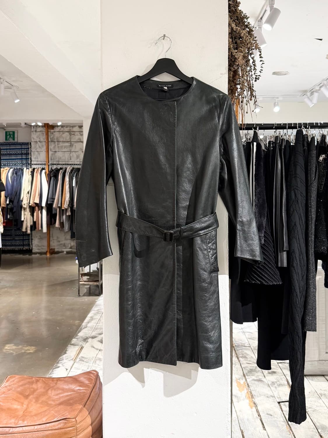 마틴싯봉 딥 그린 리얼레더 벨티드 롱 코트 상품이미지1