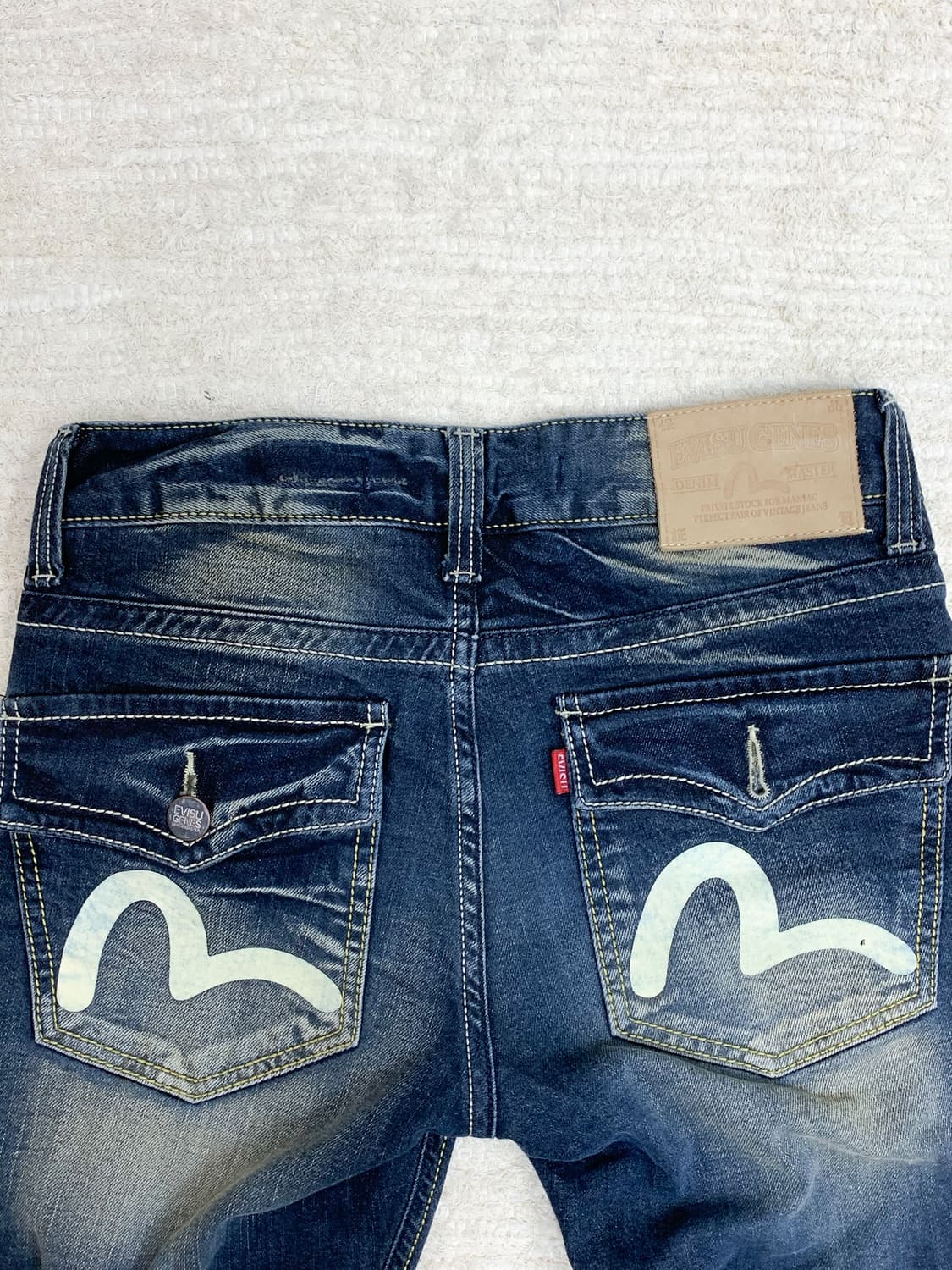 EVISU Yellow Washed Straight Jeans 상품이미지4