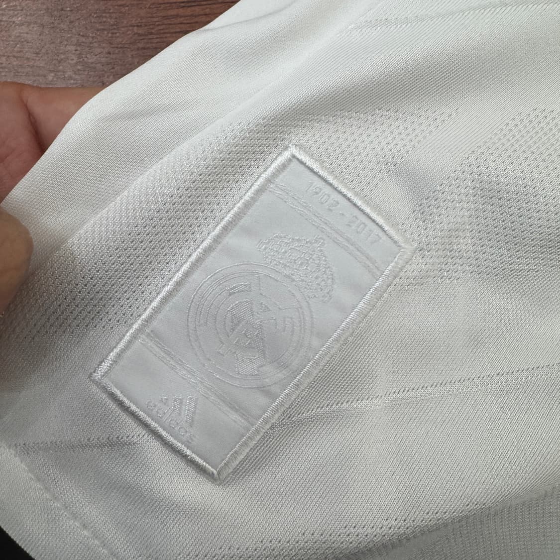 M 아디다스 레알마드리드 17-18시즌 홈 유니폼 (모드리치) 상품이미지7