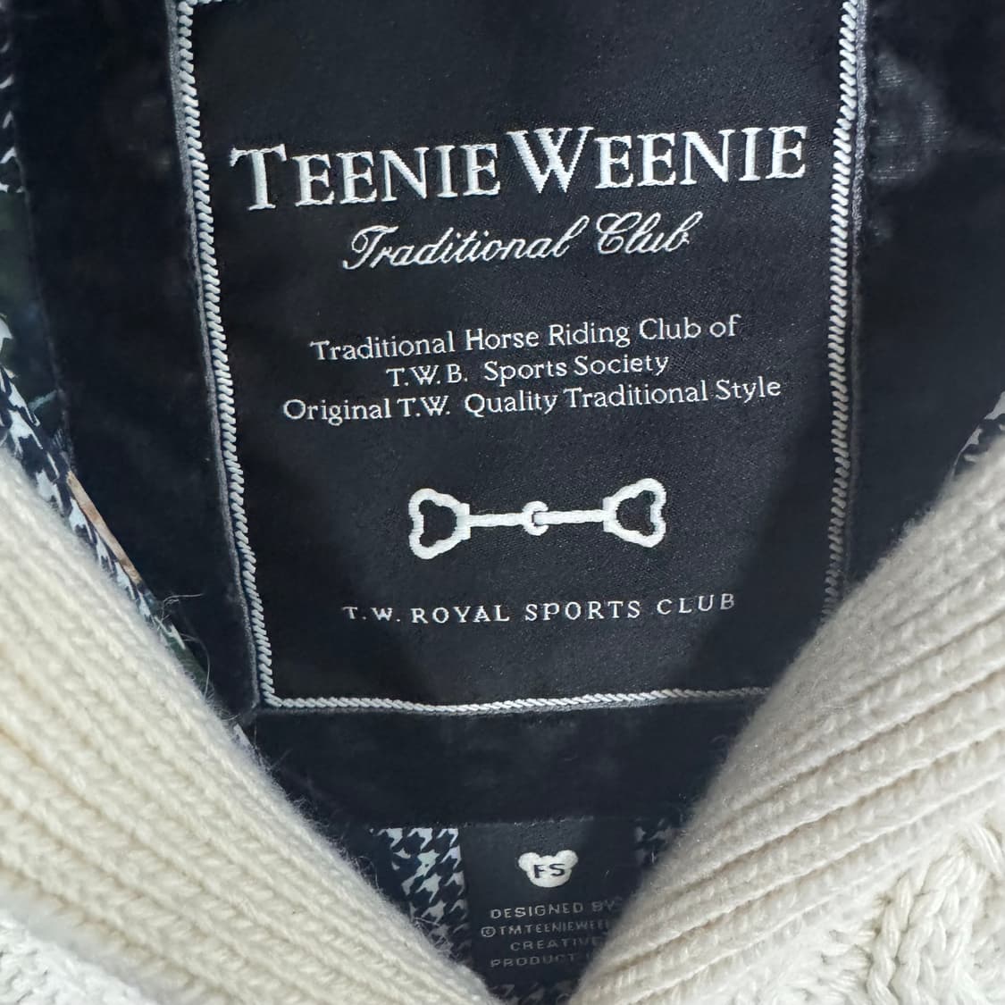 티니위니 로고 울프죠 케이블 누빔 니트점퍼  상품이미지3