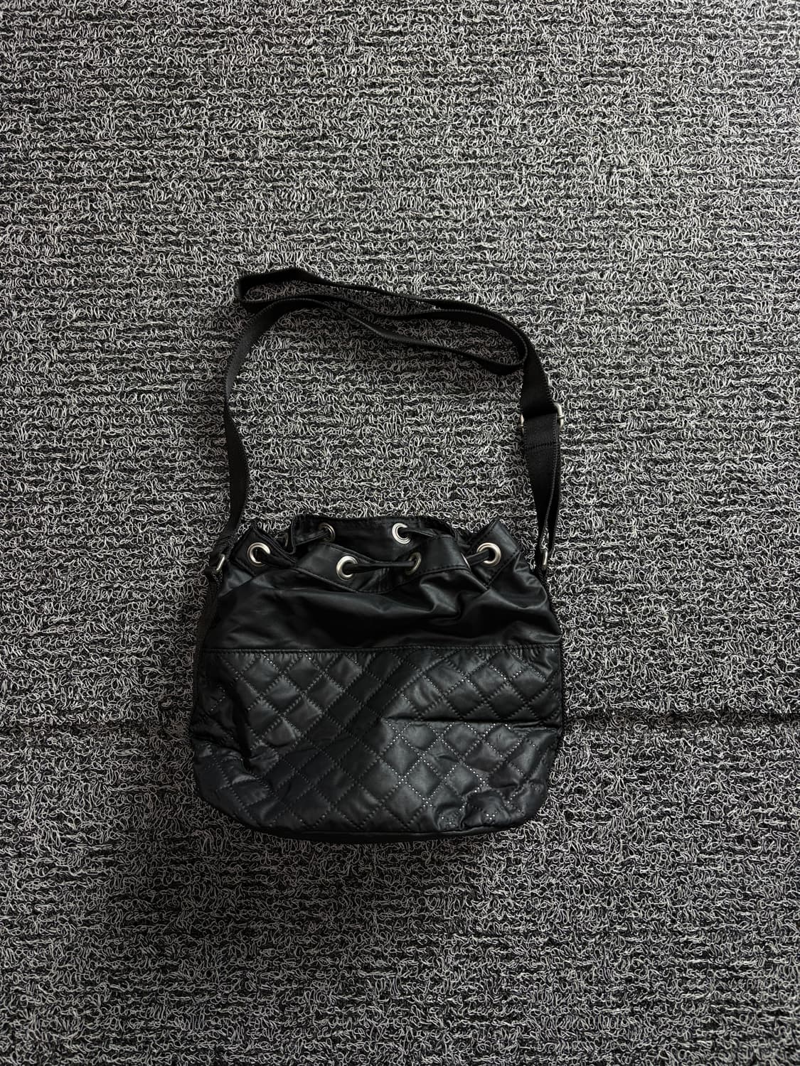 아디다스 퀼팅 소재 새틴 미니 버킷 백팩 3742 상품이미지3