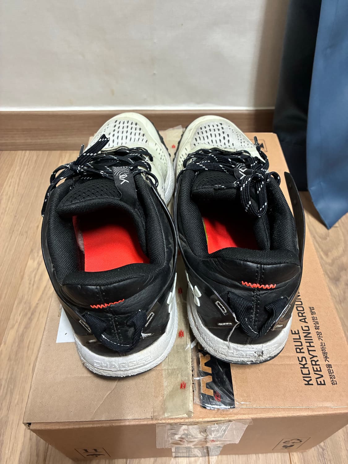 언더아머 운동화 상품이미지5