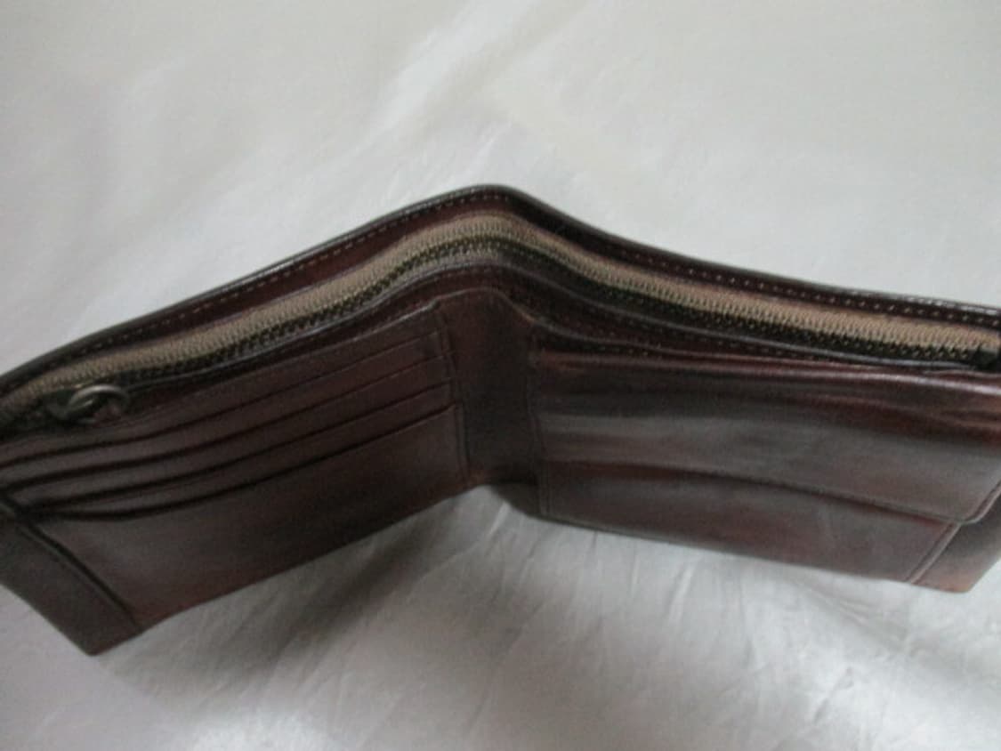 비비안 웨스트우드 소가죽 로고 형압 지갑 상품이미지5